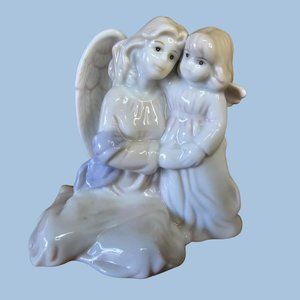 Russ Berrie Angel Figurine Mother Hugging Daughter Girl Heaven Love #15476 3.5"